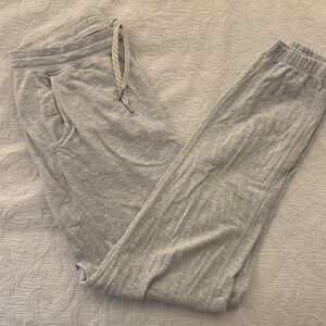 Gray Women’s Vuori Joggers. Size small. Excellent condition!
